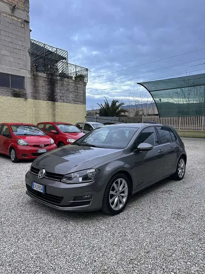 Usata VW Golf VII Highline 105 CV (77 kW) 2014 Other Berlina