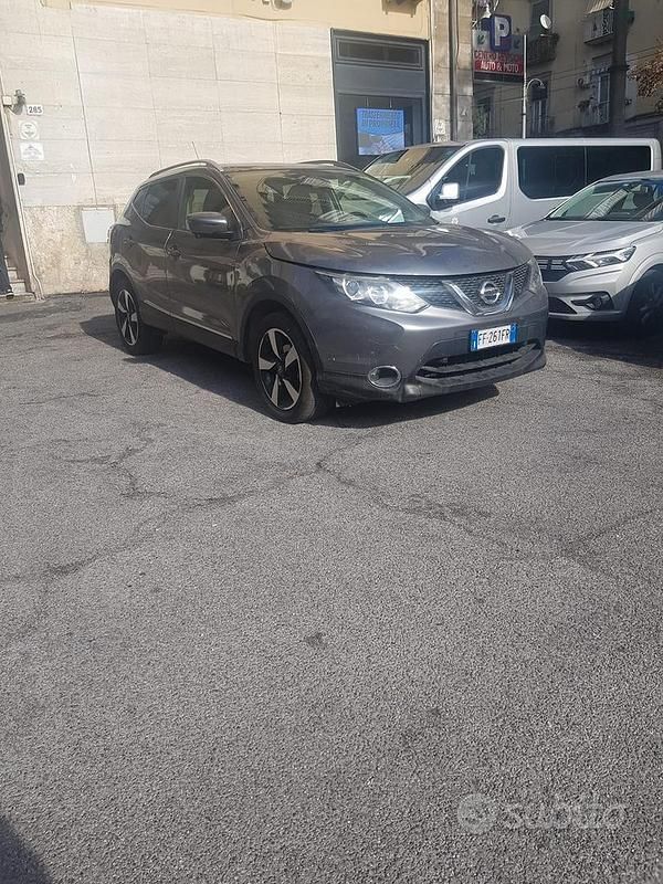 Usata Nissan Qashqai Tekna 115 CV (84 kW) 2016 Grigio SUV