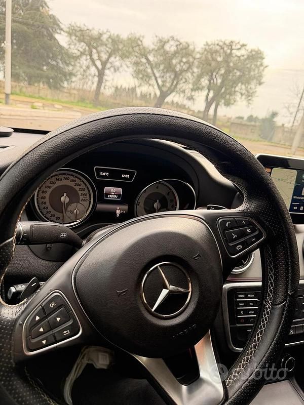 Usata Mercedes CLA200 AMG 136 CV (100 kW) 2017 Grigio Berlina