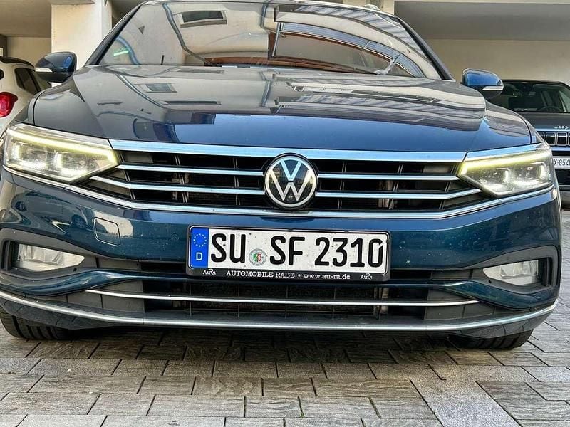 Usata VW Passat Alltrack 200 CV (147 kW) 2022 Blu/azzurro Station wagon