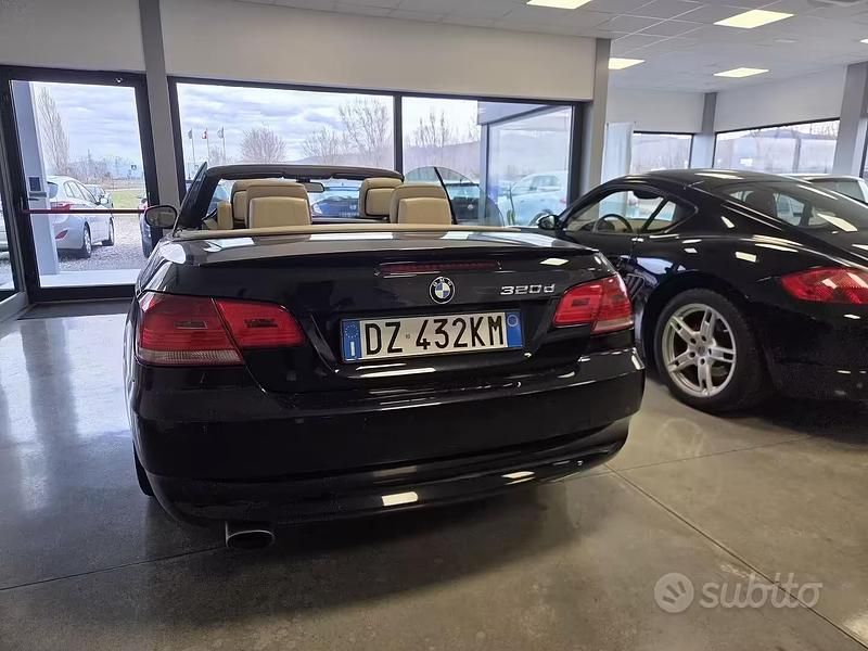 Usata BMW 320 177 CV (130 kW) 2009 Nero Cabrio