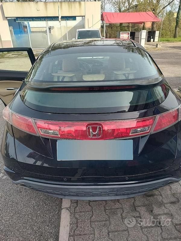 Usata Honda Civic 140 CV (102 kW) 2009 Nero Berlina