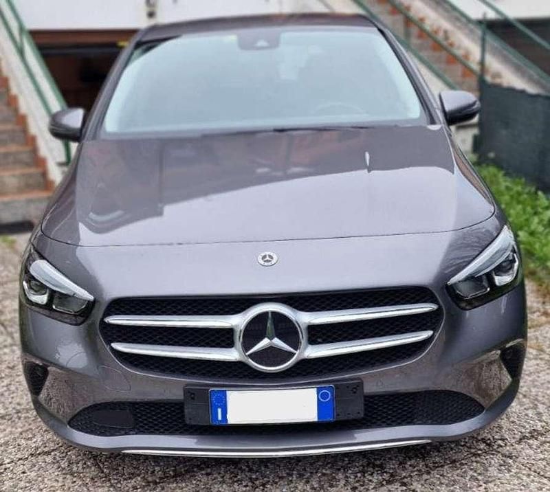 Usata Mercedes B200 150 CV (110 kW) 2022 Grigio Monovolume