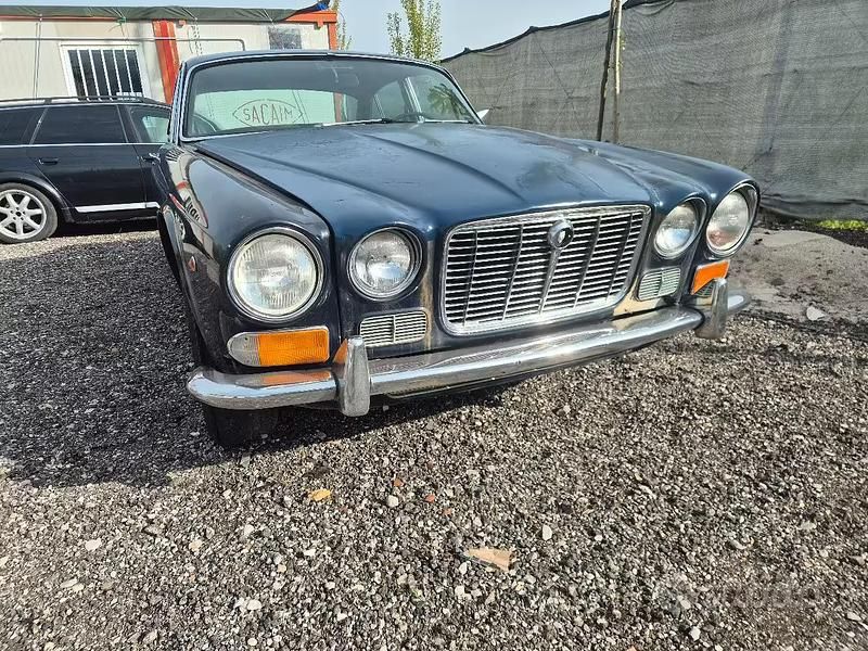 Usata Jaguar XJ6 245 CV (180 kW) 1970 Blu Berlina