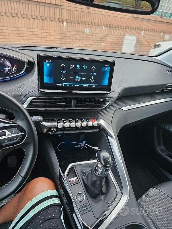 Usata Peugeot 5008 130 CV (95 kW) 2022 SUV