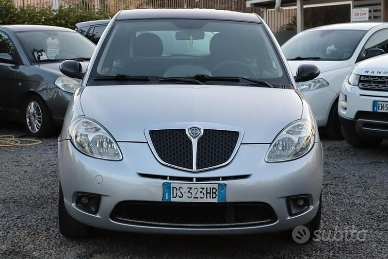 Usata Lancia Ypsilon 75 CV (55 kW) 2008 Grigio Utilitaria