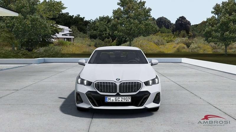 Nuova BMW 520 M Sport 190 CV (139 kW) 2025 Grigio Berlina