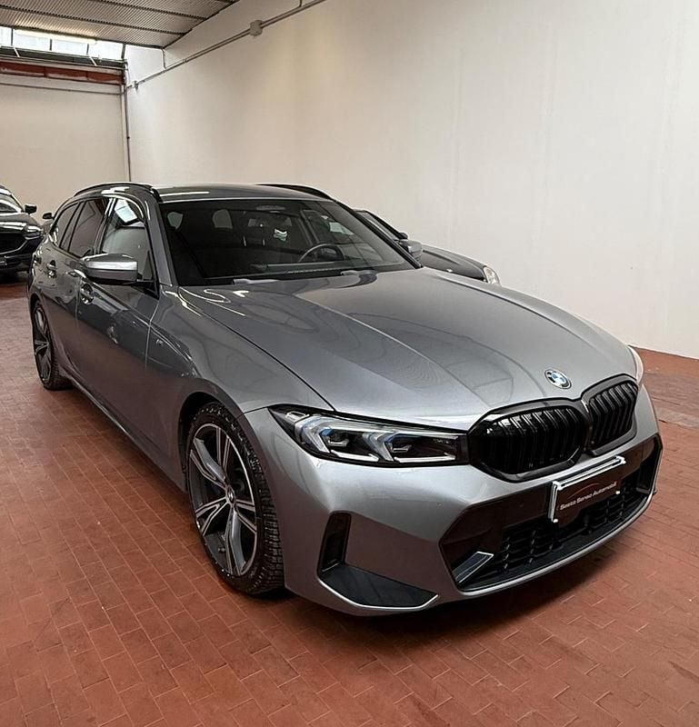 Usata BMW 320e M Sport 190 CV (139 kW) 2025 Grigio Station wagon