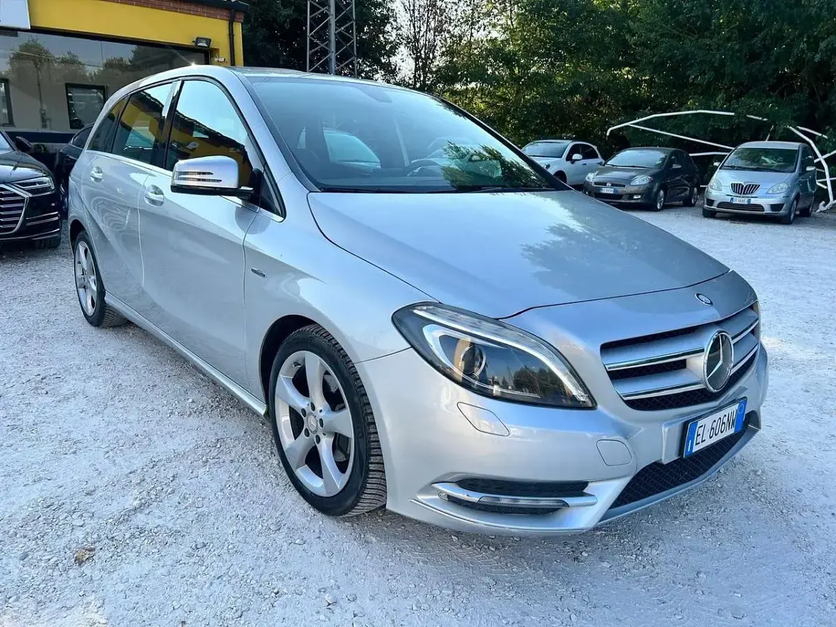 Usata Mercedes B160 Premium 110 CV (80 kW) 2012 Other Utilitaria