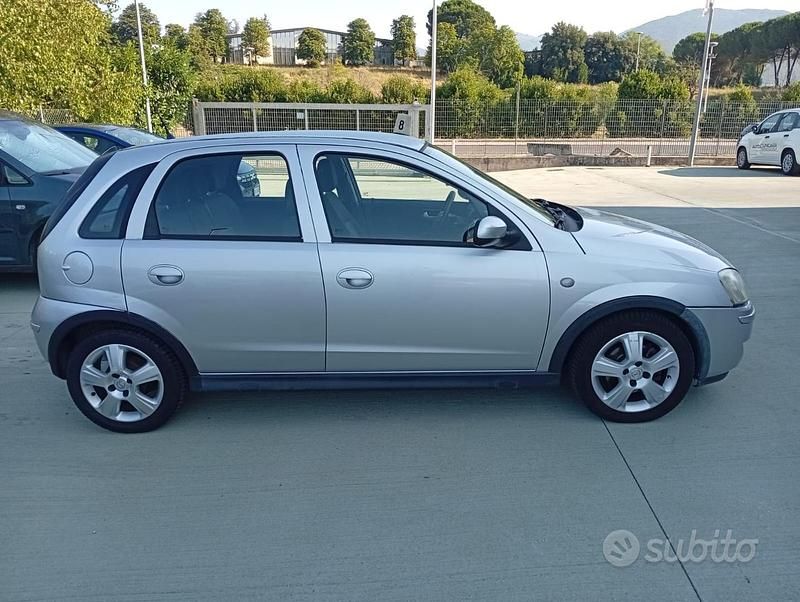 Usata Opel Corsa 69 CV (50 kW) 2005 Utilitaria