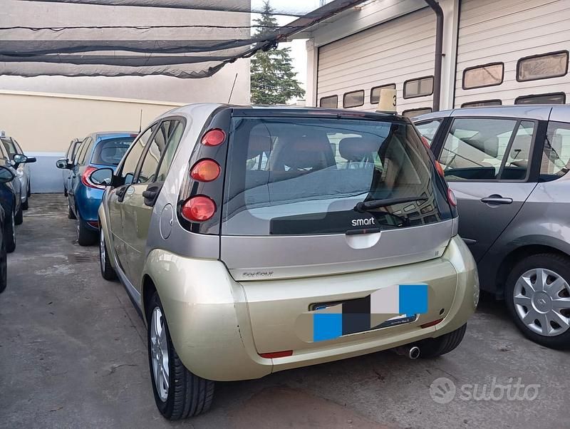 Usata Smart ForFour Passion 75 CV (55 kW) 2006 Verde Utilitaria