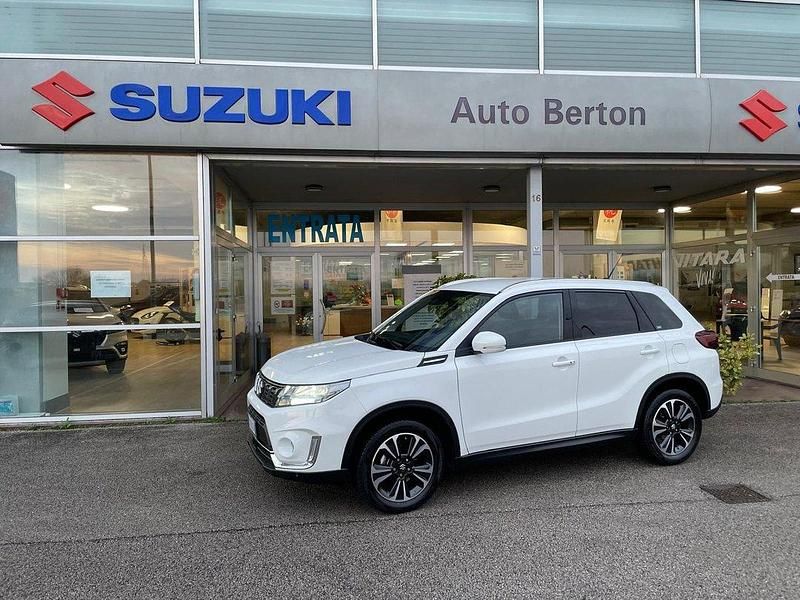Bianco Usata 2023 Suzuki Vitara | 24.900 € (Molto cara) - Immagine 1/4