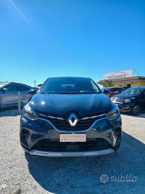 Grigio Usata 2022 Renault Captur Intens SUV | 16.990 € (Buon prezzo) - Immagine 1/4