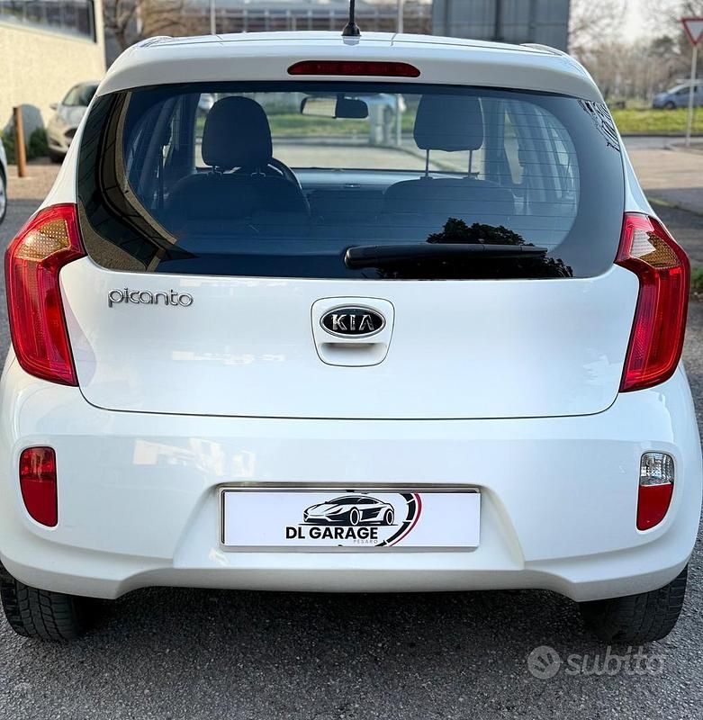 Usata Kia Picanto 69 CV (50 kW) 2012 Bianco Utilitaria