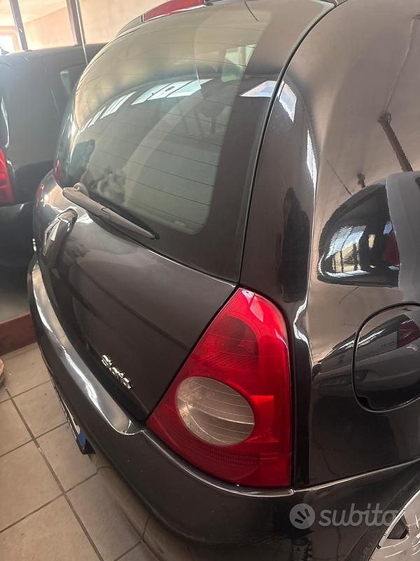 Usata Renault Clio II 2010 Utilitaria