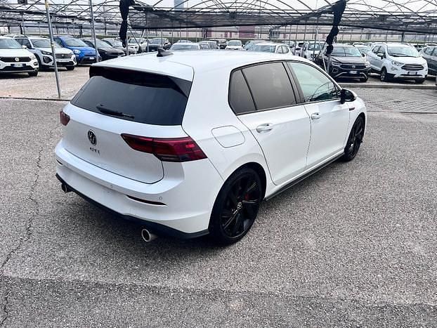 Usata VW Golf VIII GTI 244 CV (179 kW) 2024 Berlina