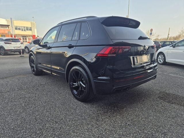 Usata VW Tiguan R-line 150 CV (110 kW) 2024 Nero SUV