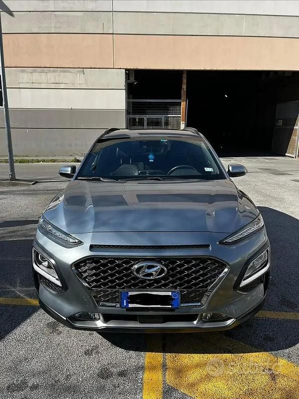 Usata Hyundai Kona Xpossible 120 CV (88 kW) 2018 Grigio SUV