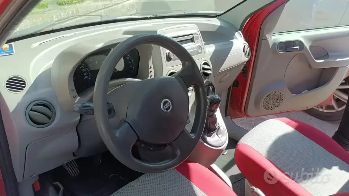 Usata Fiat Panda 4x4 69 CV (50 kW) 2005 Rosso Utilitaria
