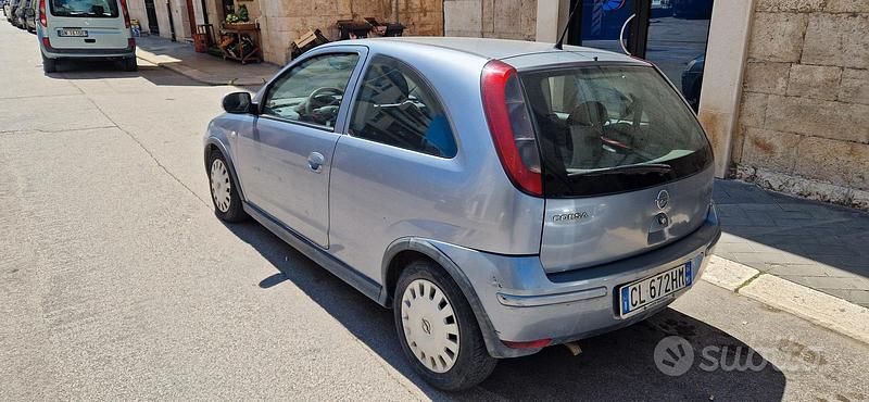 Usata Opel Corsa 60 CV (44 kW) 2004 Grigio Utilitaria
