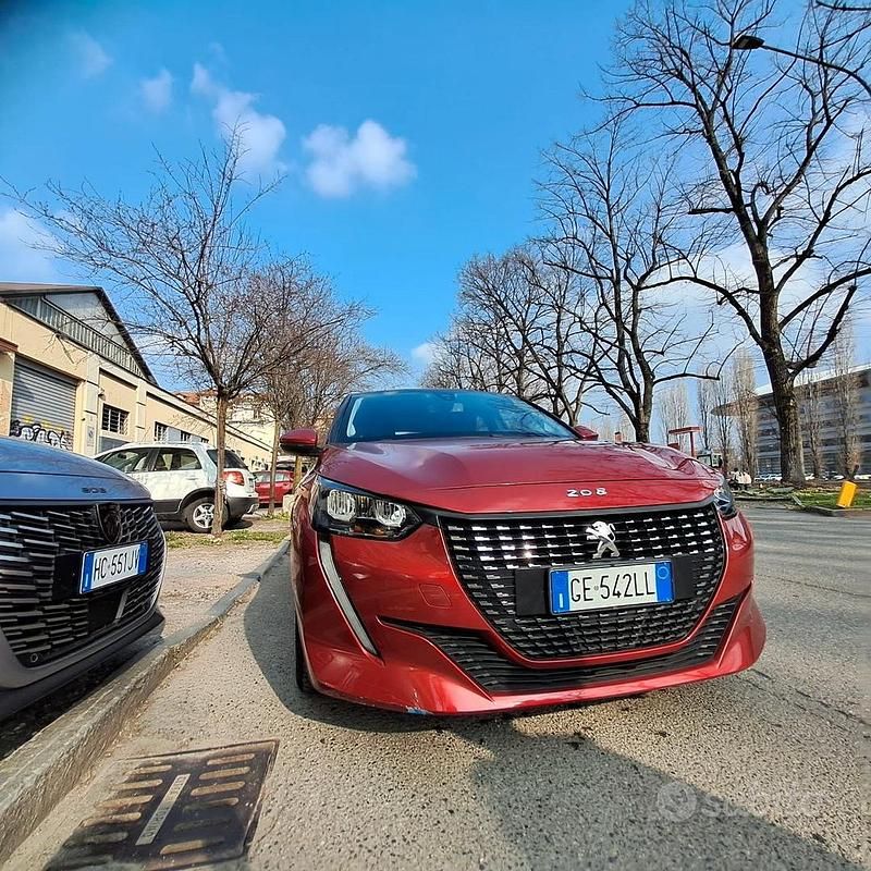 Usata Peugeot 208 100 CV (73 kW) 2021 Rosso Utilitaria
