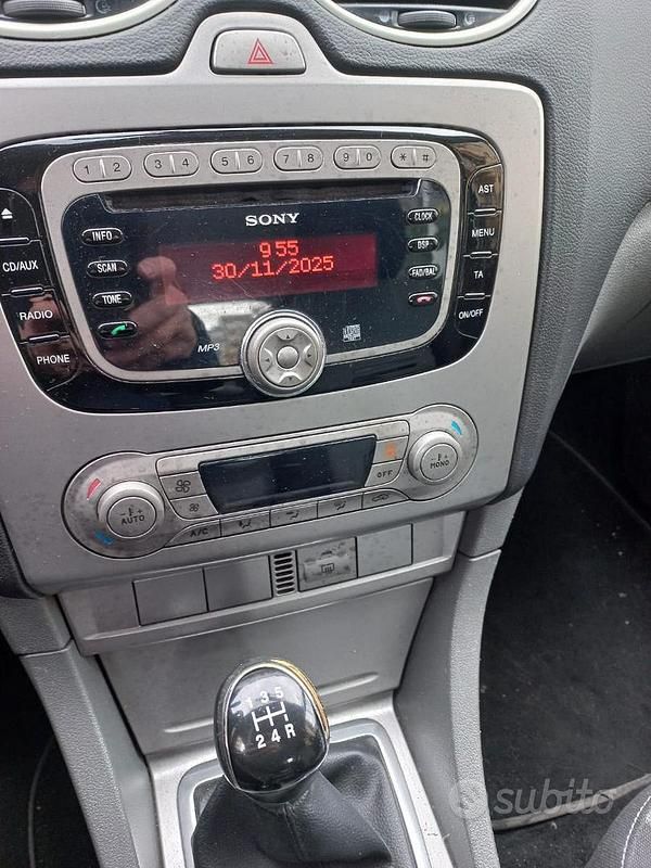 Usata Ford Focus 110 CV (80 kW) 2010 Grigio Berlina