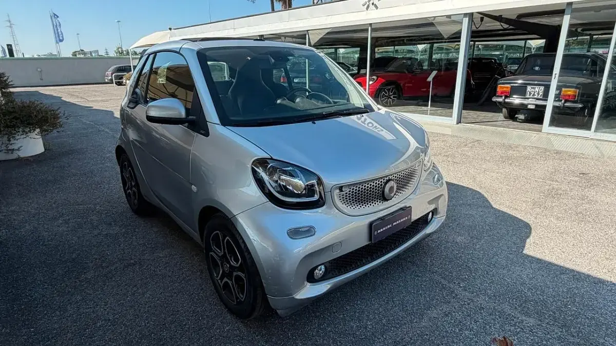 Usata Smart ForTwo Cabrio Prime 90 CV (66 kW) 2017 Argento Cabrio