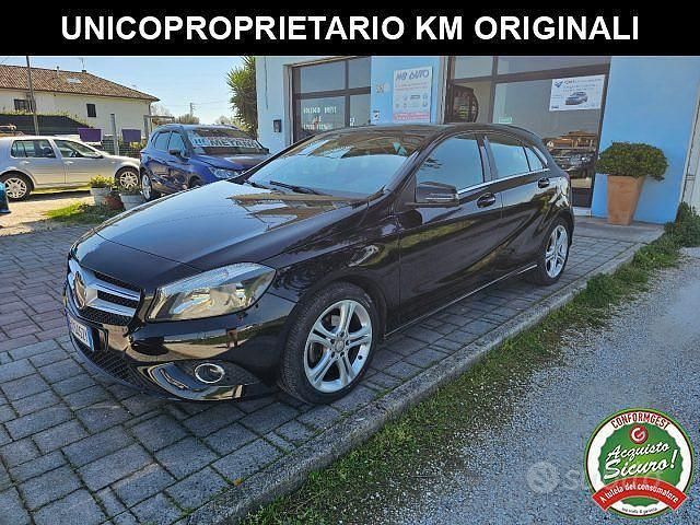 Nero Usata 2014 Mercedes A180 Tre volumi | 12.500 € (Buon prezzo) - Immagine 1/4