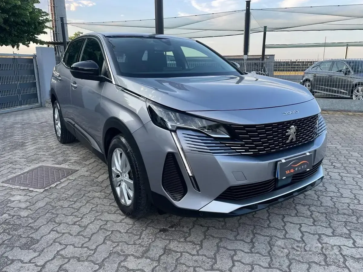 Usata Peugeot 3008 Active 131 CV (96 kW) 2022 Grigio SUV
