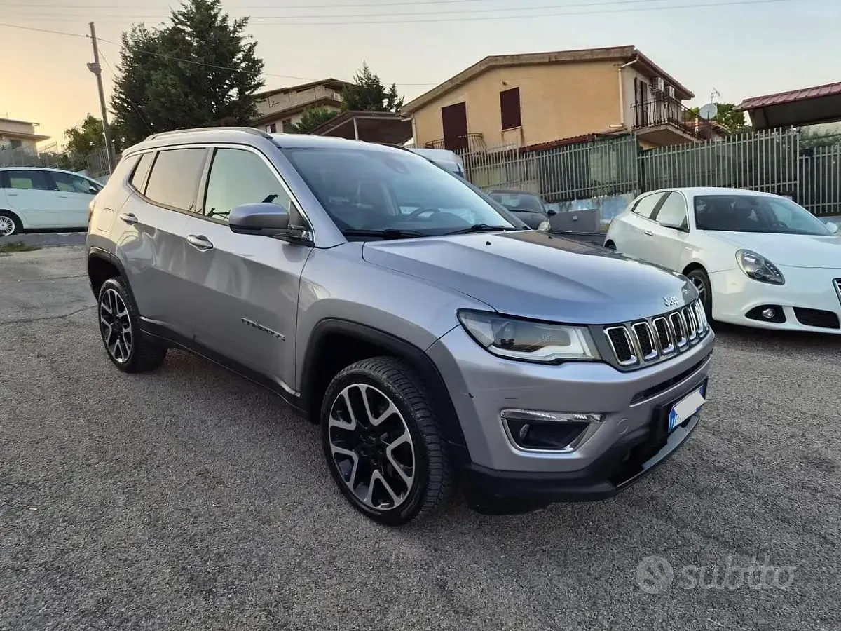 Usata Jeep Compass Limited 170 CV (125 kW) 2018 Grigio SUV