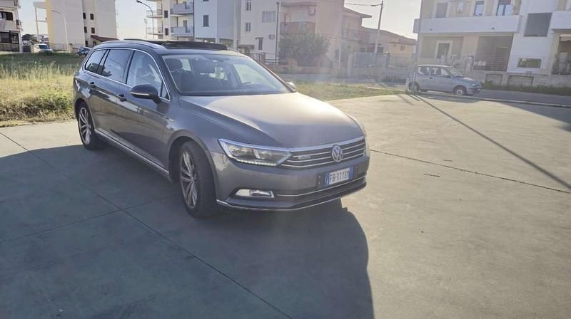 Usata VW Passat Highline 150 CV (110 kW) 2015 Grigio Station wagon