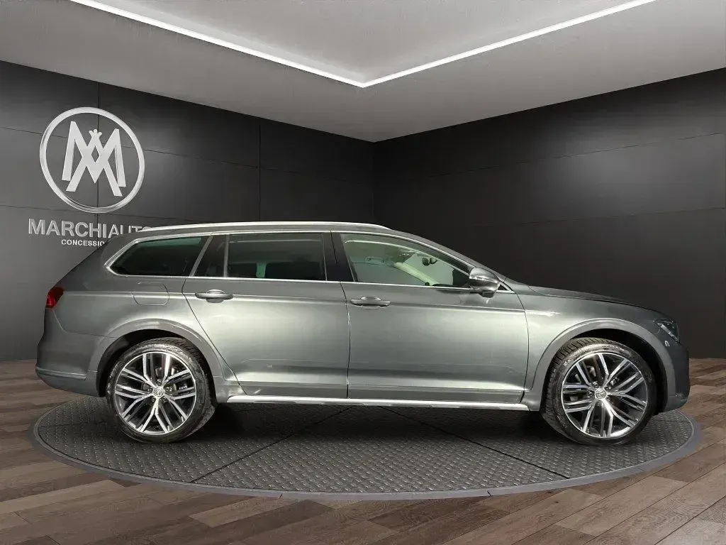 Usata VW Passat Business 190 CV (139 kW) 2016 Grigio metallizzato Station wagon