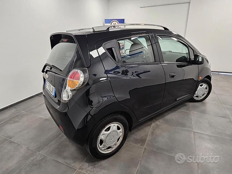 Usata Chevrolet Spark 68 CV (50 kW) 2010 Nero Utilitaria