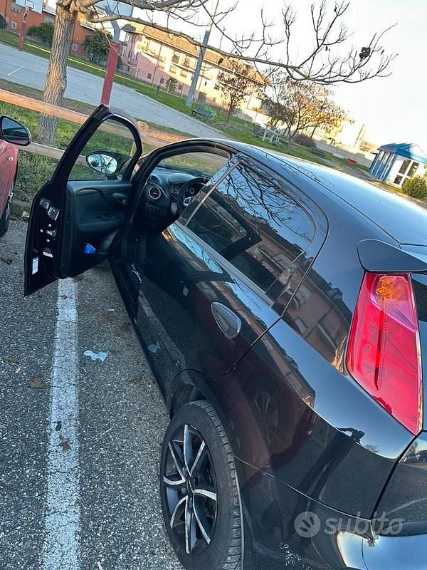 Usata Fiat Grande Punto S 69 CV (50 kW) 2018 Nero Utilitaria