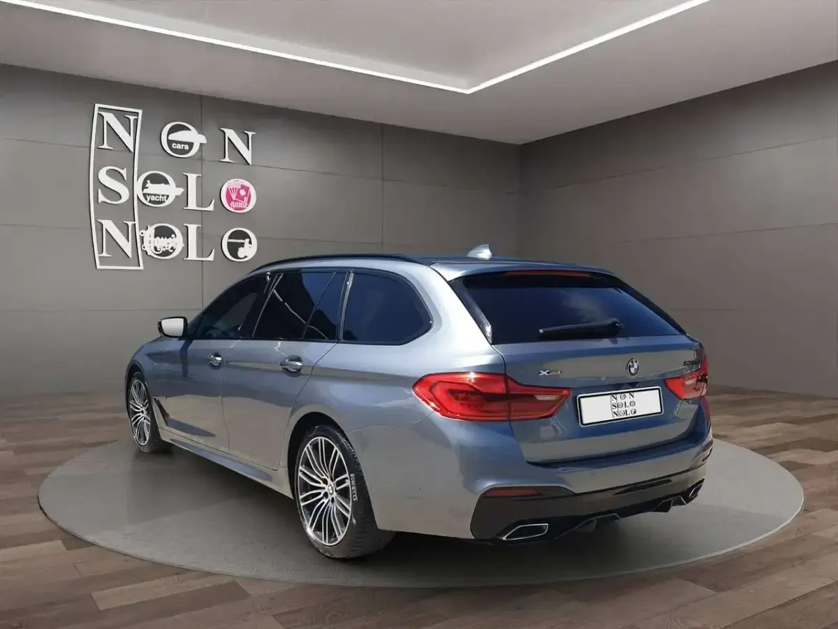 Usado BMW 530 M Sport 249 HP (183 kW) 2019 Cinzento Carrinha