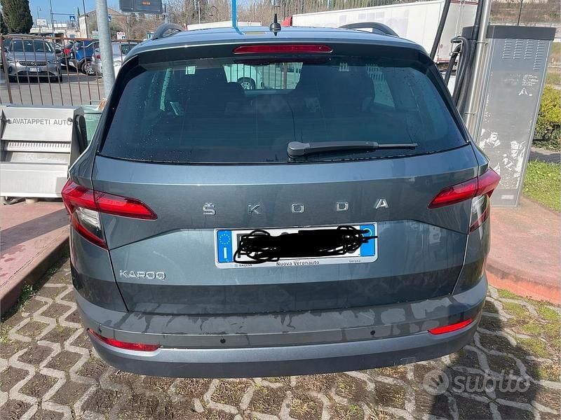 Usata Skoda Karoq Executive 116 CV (85 kW) 2020 Grigio SUV