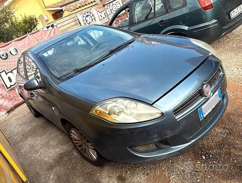 Grigio Usata 2007 Fiat Bravo Emotion Utilitaria | 500 € (Super prezzo) - Immagine 1/4