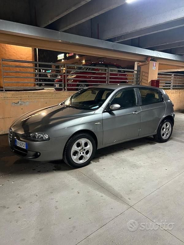 Usata Alfa Romeo 147 120 CV (88 kW) 2009 Utilitaria