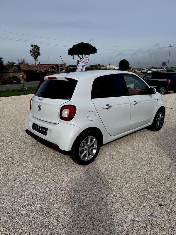 Usata Smart ForFour Passion 70 CV (51 kW) 2017 Bianco Utilitaria