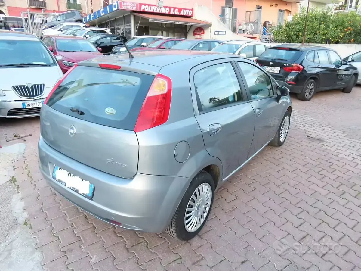 Usata Fiat Grande Punto Dynamic 65 CV (47 kW) 2006 Grigio Utilitaria
