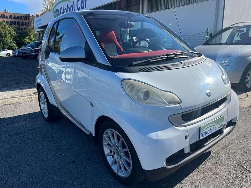 Bianco Usata 2010 Smart ForTwo Coupé Passion Coupé | 5500 € (Buon prezzo) - Immagine 1/4