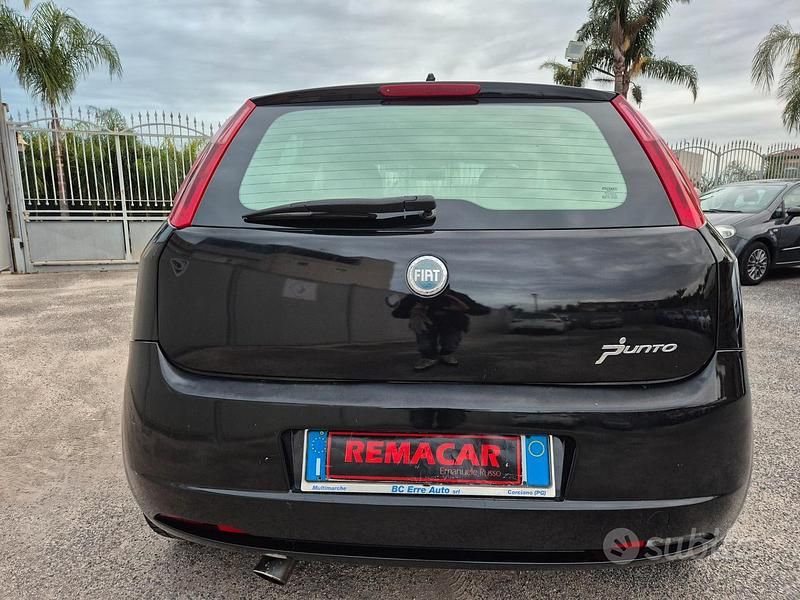 Usata Fiat Grande Punto Dynamic 90 CV (66 kW) 2006 Nero Utilitaria