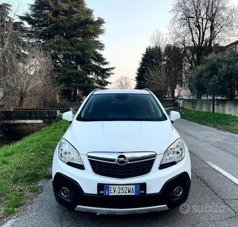 Usata Opel Mokka 140 CV (102 kW) 2014 Bianco SUV