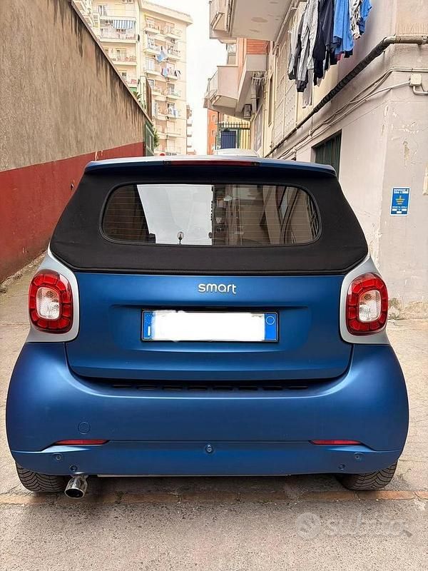 Usata Smart ForTwo Cabrio Exclusive 71 CV (52 kW) 2018 Blu Cabrio