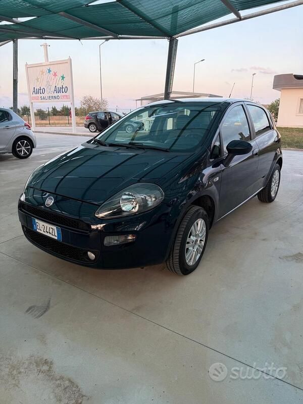 Usata Fiat Punto Easy 77 CV (56 kW) 2012 Blu Utilitaria