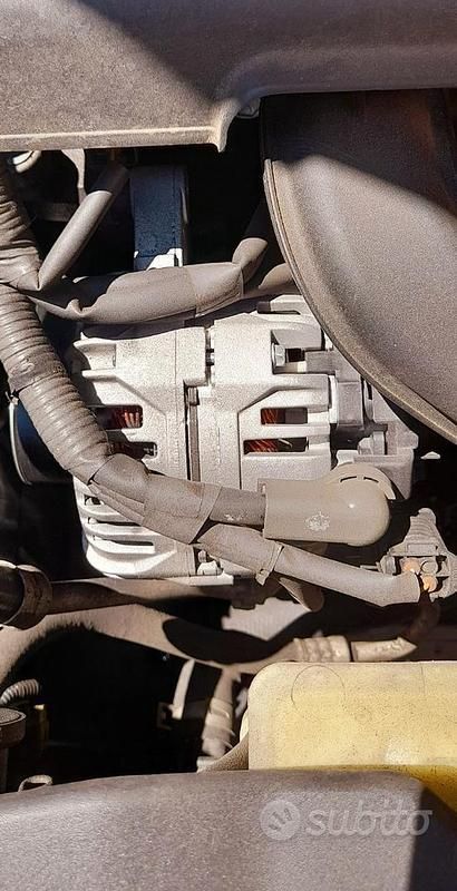 Usata Toyota Corolla 97 CV (71 kW) 2002 Blu Utilitaria