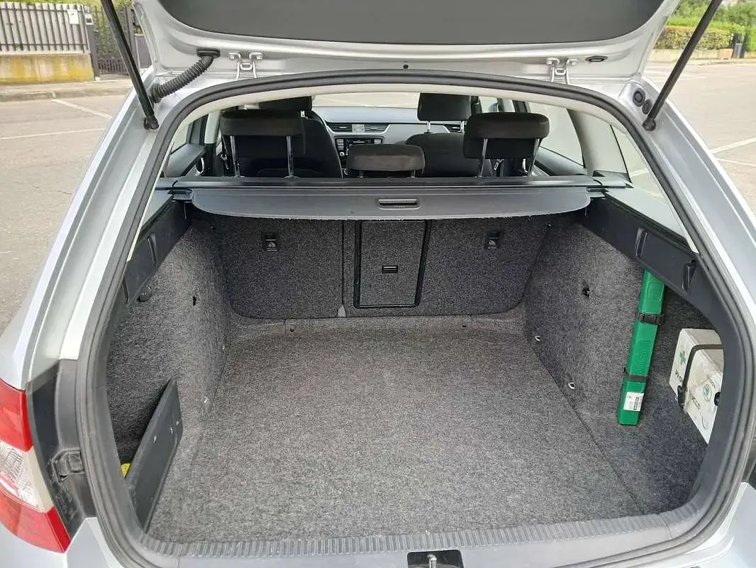 Usata Skoda Octavia Executive 150 CV (110 kW) 2015 Argento Station wagon