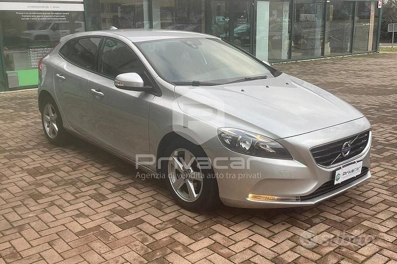 Usata Volvo V40 Business Edition 115 CV (84 kW) 2015 Grigio Berlina