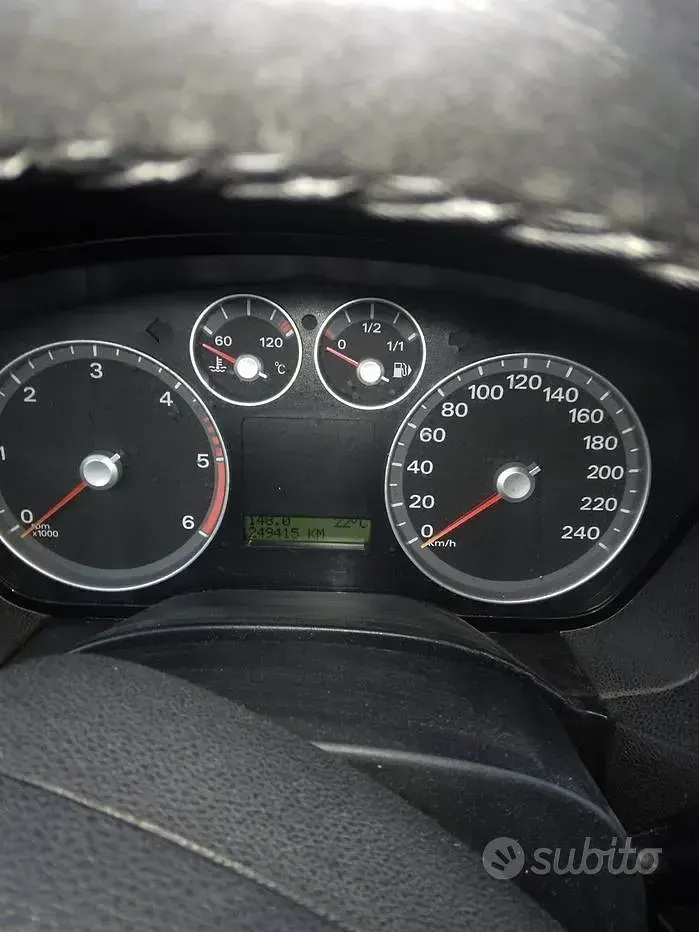Usata Ford Focus 100 CV (73 kW) 2007 Utilitaria