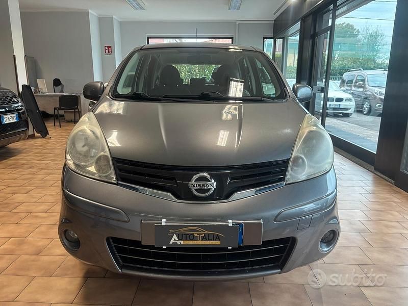 Usata Nissan Note Tekna 88 CV (64 kW) 2012 Grigio Berlina
